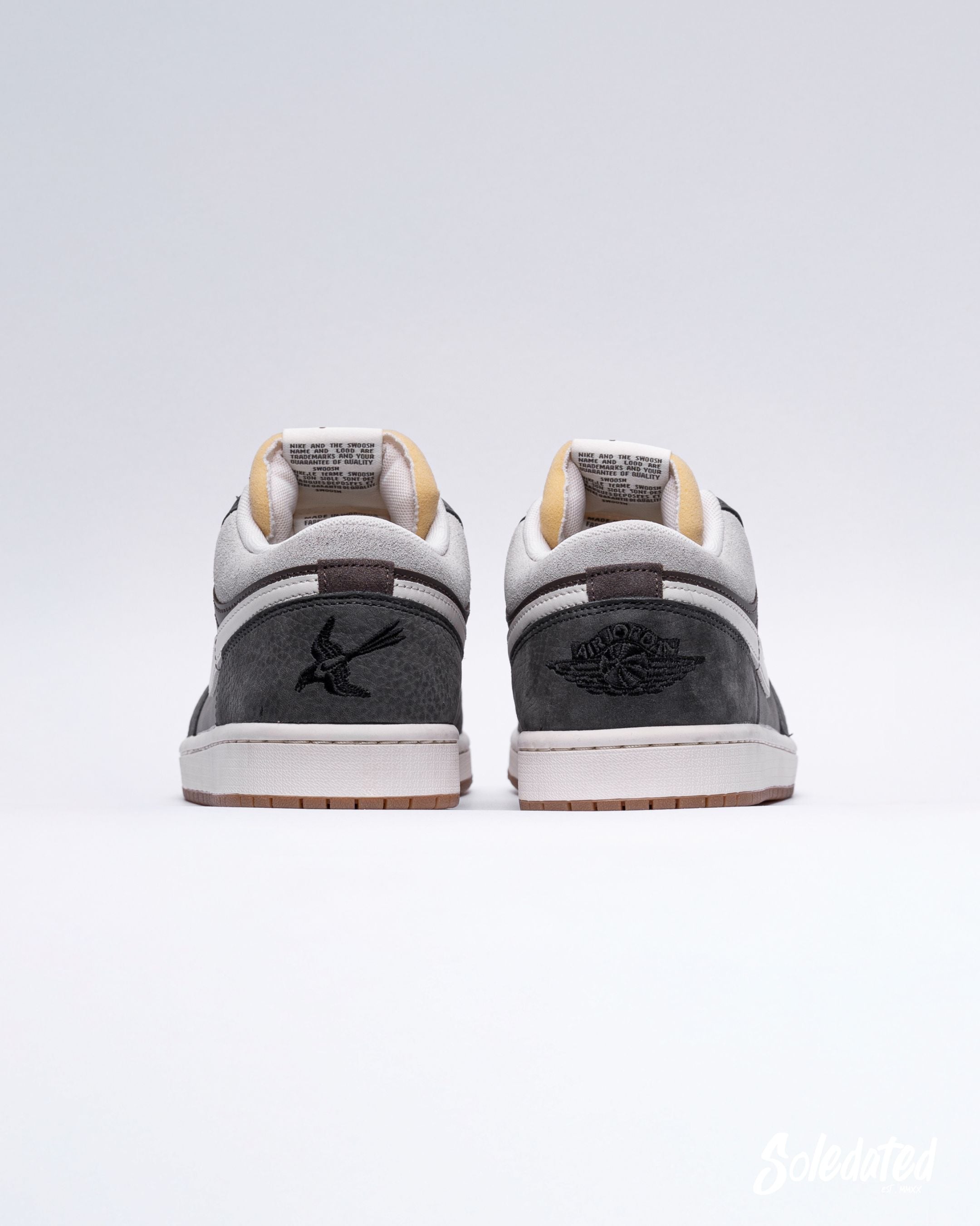 関税込 Nike Jordan 1 Low Kkachi Nike Jordan 1 Low Kkachi Korea Magpie Sneakers IRONSTON