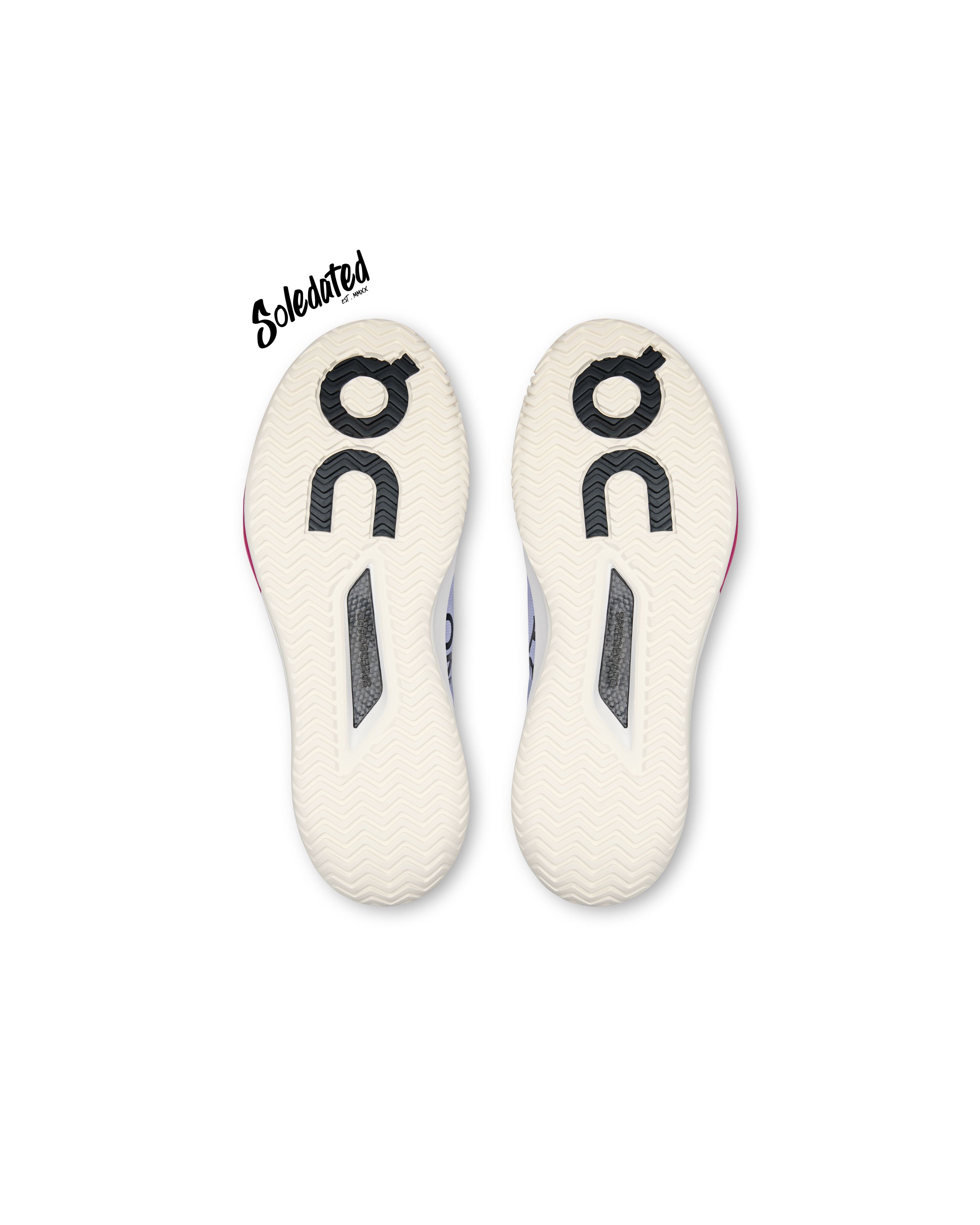 Outsole view of On THE ROGER Pro 3 Clay Thistle Pink showing clay-court traction and carbon-fibre Speedboard